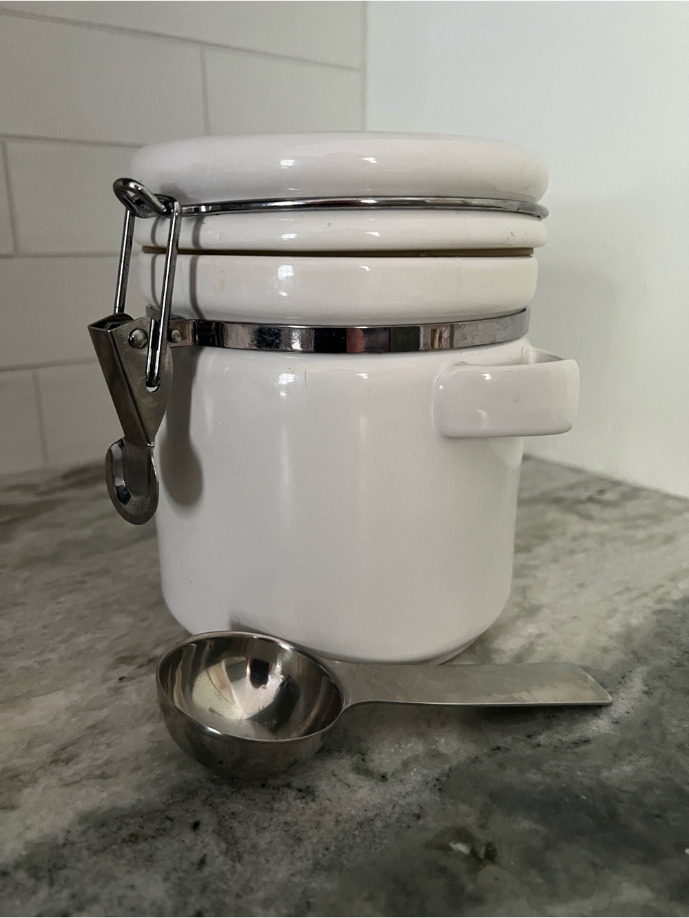 Set of Airtight Ceramic Food Canister in White with Stainless Steel Scoop - Oggi